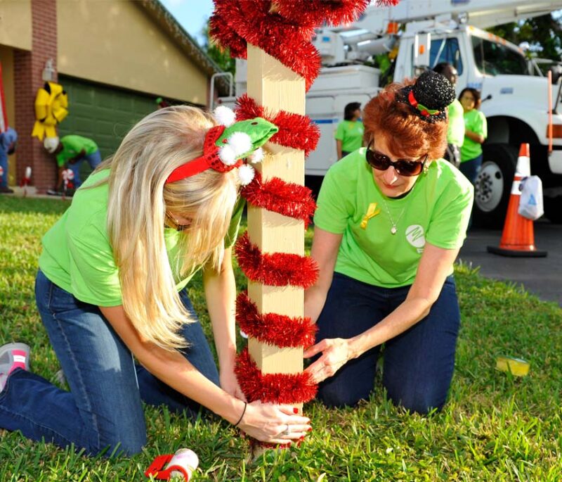 FPL Surprises Miami-Dade Families With Free Christmas Trees and Energy-Efficient Lights Christmasfpl 800x685 2